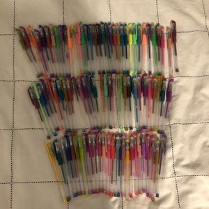 90+ assorted gel pens